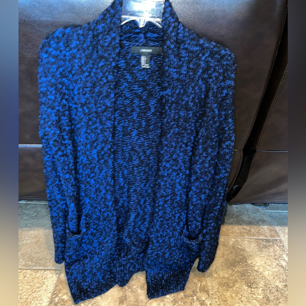 Forever 21 sweater with pockets